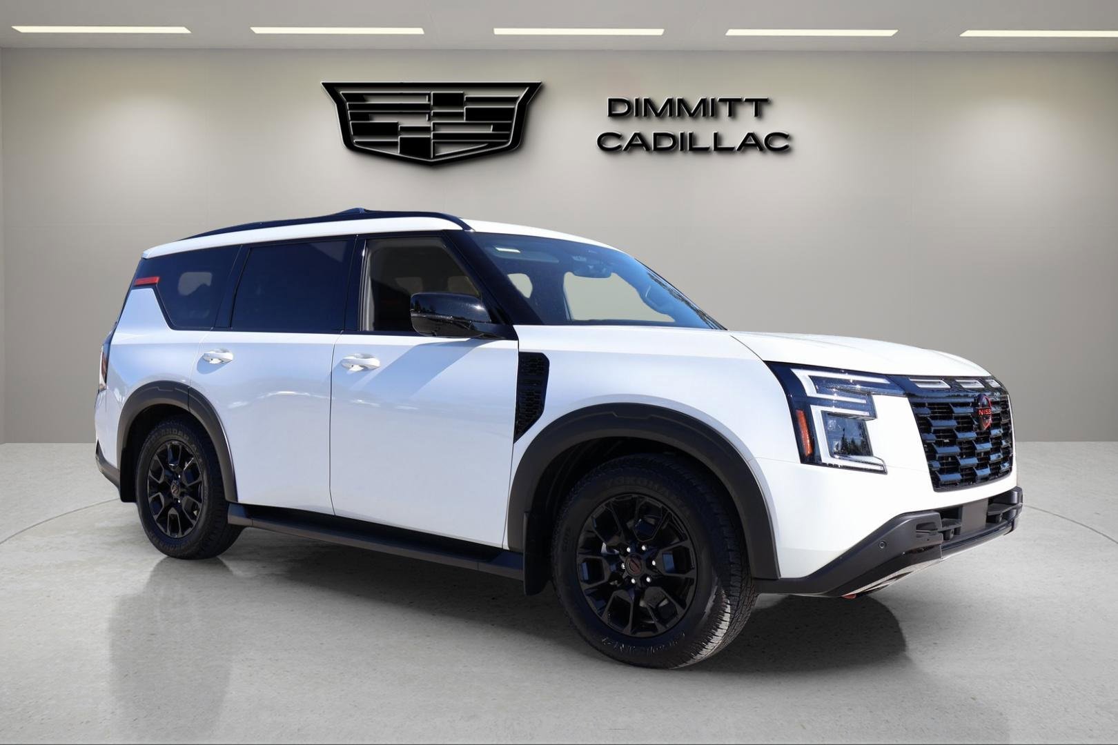 Used 2025 Nissan Armada PRO-4X w/ Pro-4X Premium Package image 7