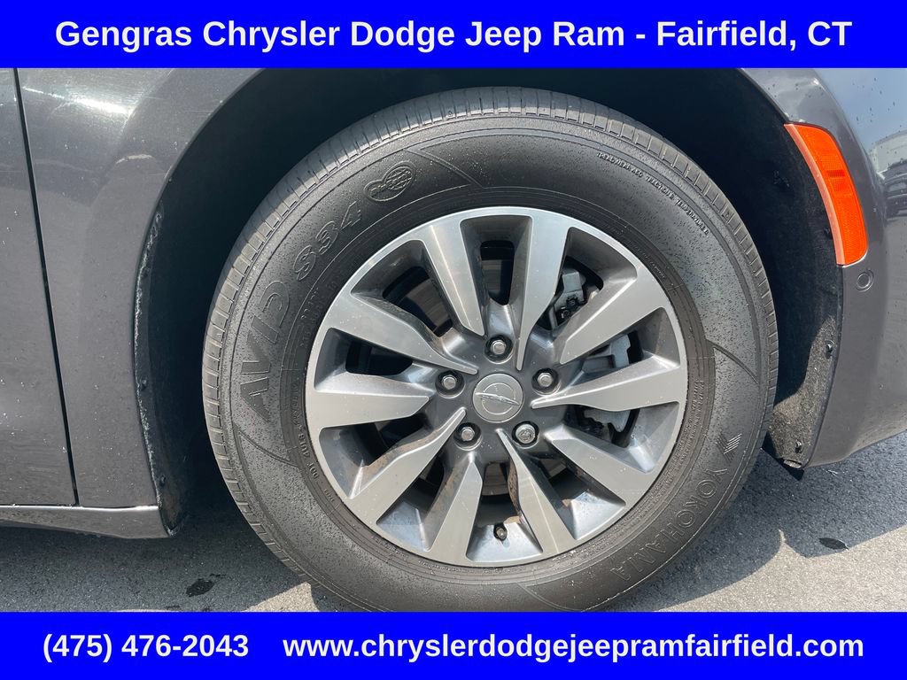 Used 2020 Chrysler Pacifica Touring-L Plus FWD image 9
