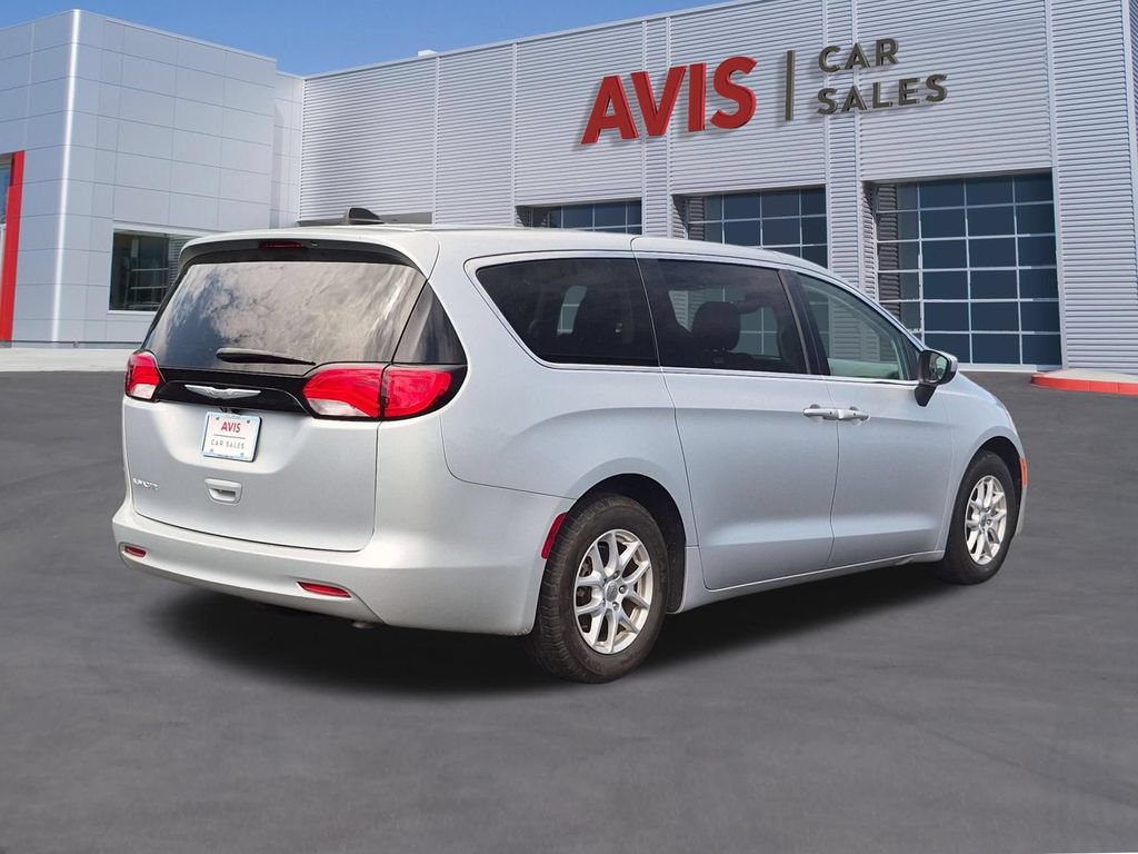 Used 2023 Chrysler Voyager LX FWD image 6