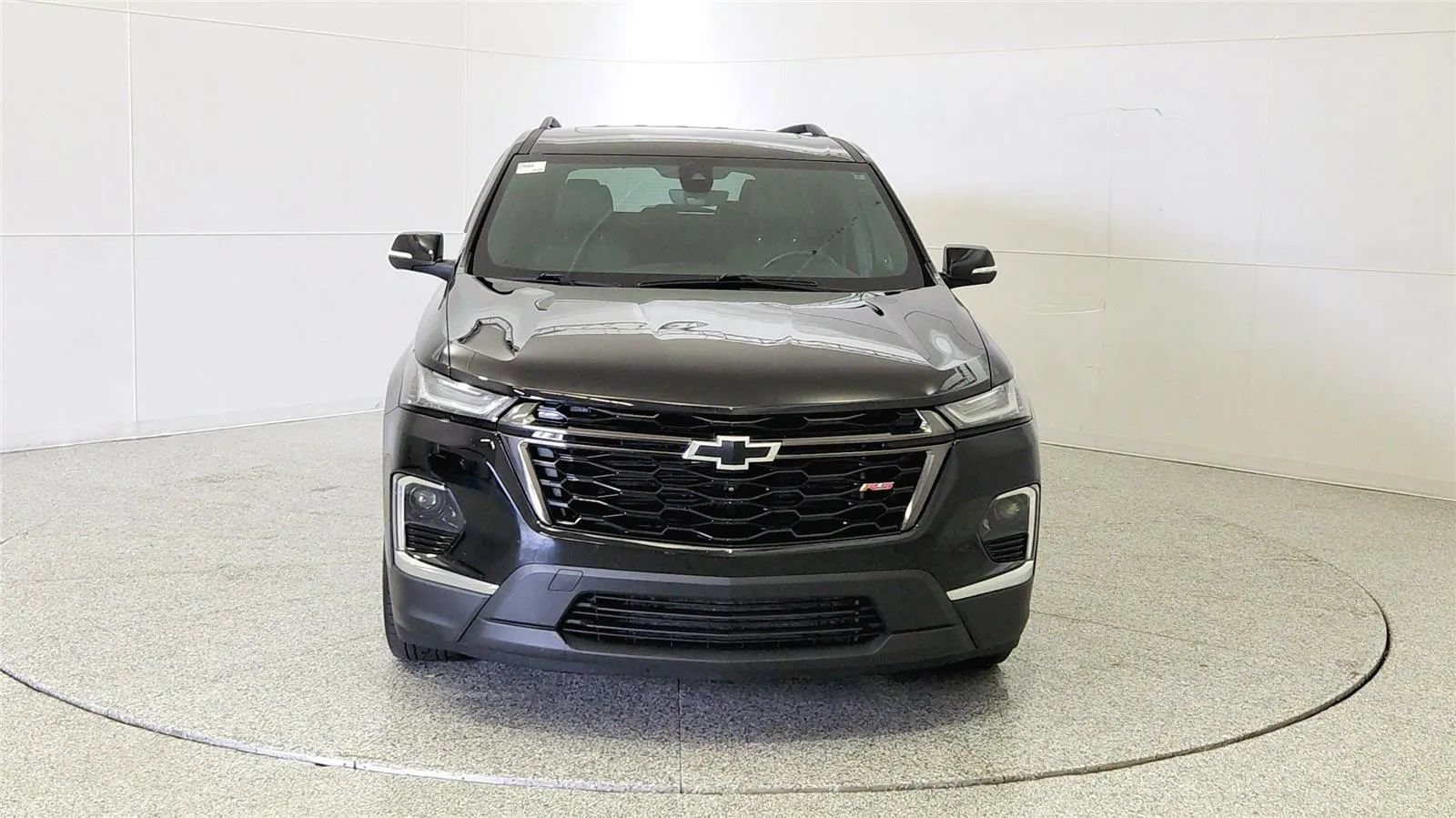 Used 2023 Chevrolet Traverse RS AWD/4WD image 2