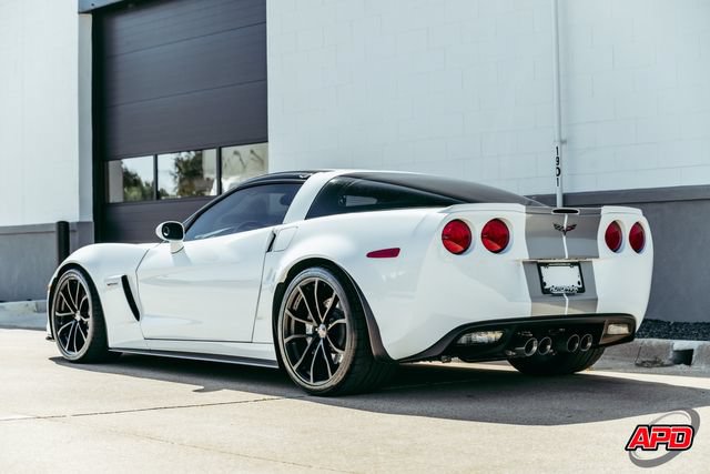 Used 2013 Chevrolet Corvette Z06 w/ 3LZ Preferred Equipment Group RWD image 7