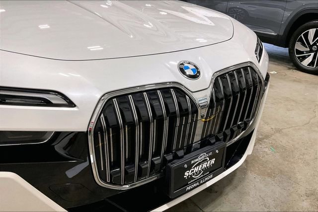 Used 2024 BMW 740i xDrive w/ Premium Package AWD/4WD image 29