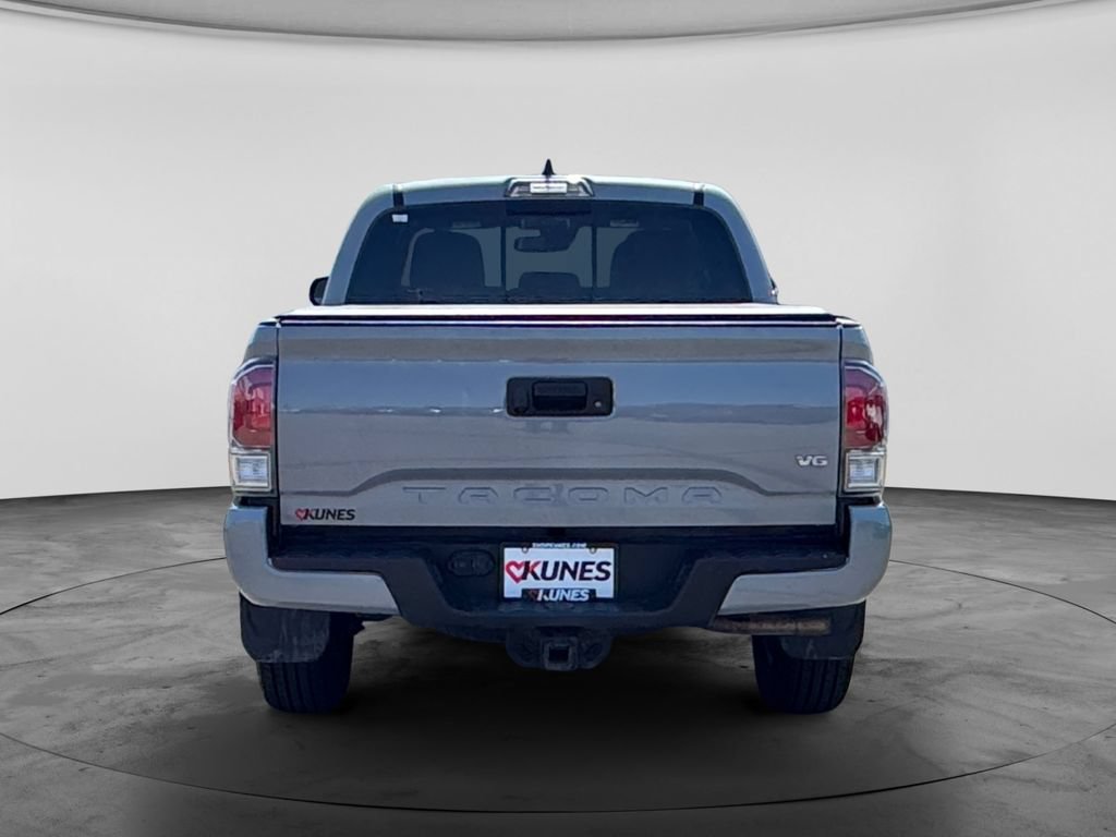 Used 2021 Toyota Tacoma TRD Sport AWD/4WD image 9