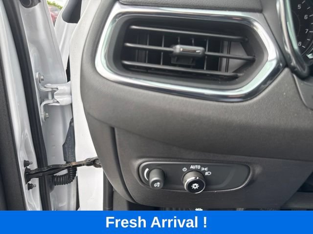 Used 2023 Chevrolet Equinox LT FWD image 9