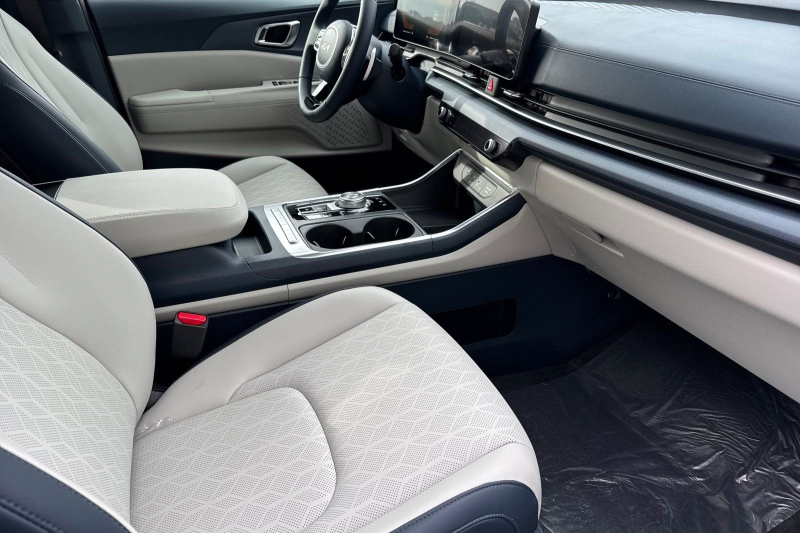 New 2026 Kia Carnival EX image 17
