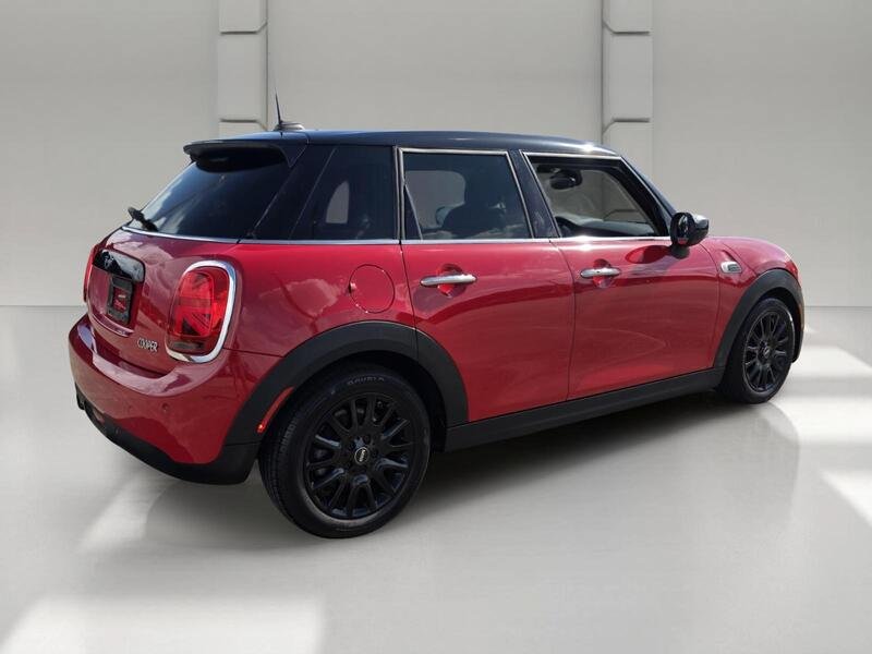 Used 2020 MINI Cooper 4-Door Hardtop FWD image 5