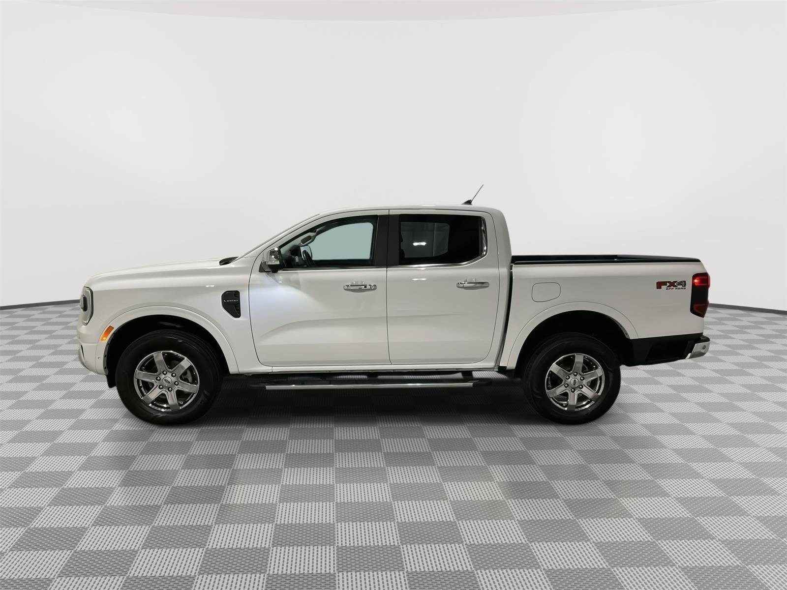 Used 2024 Ford Ranger Lariat w/ FX4 Off-Road Package image 2