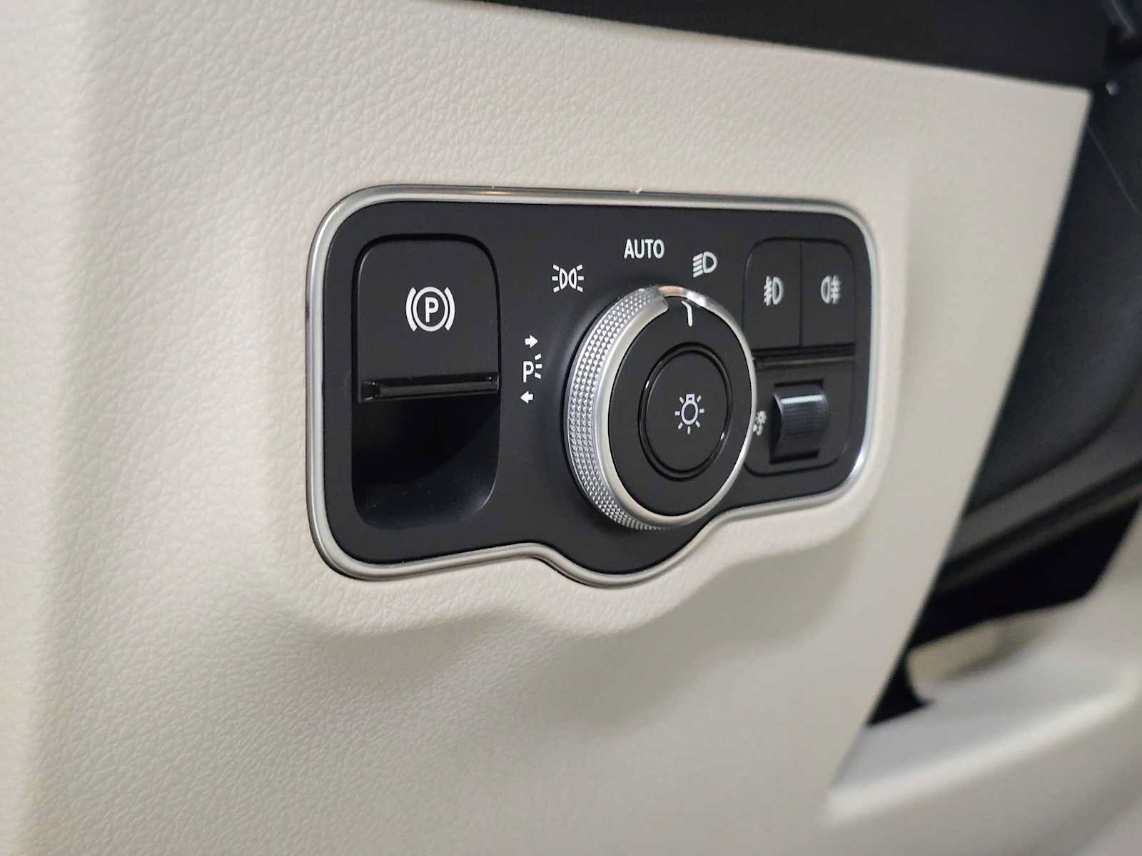 Certified 2026 Mercedes-Benz GLB 250 4MATIC image 25