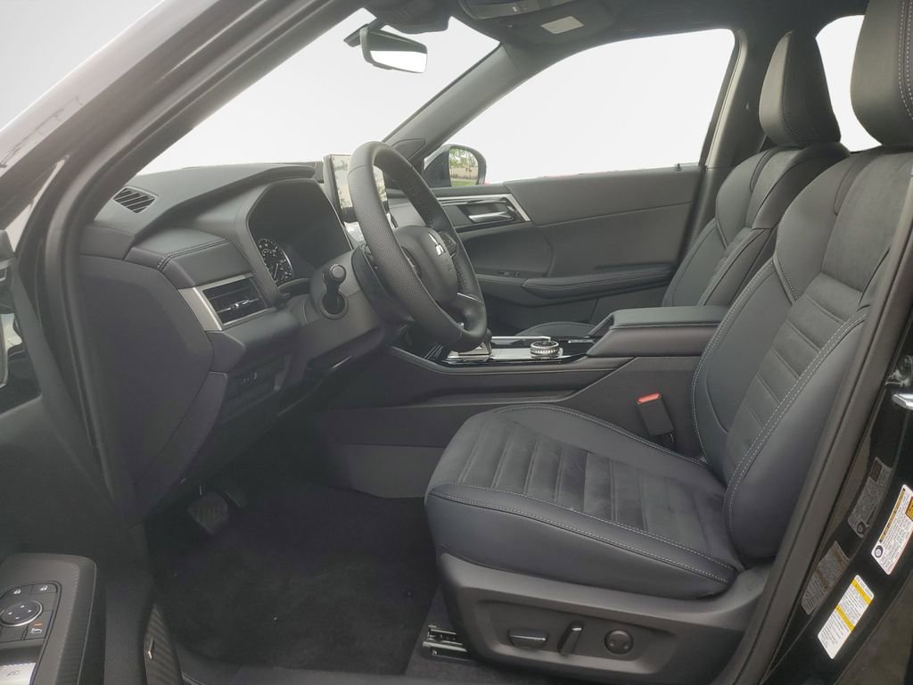 New 2026 Mitsubishi Outlander LE AWD/4WD image 12