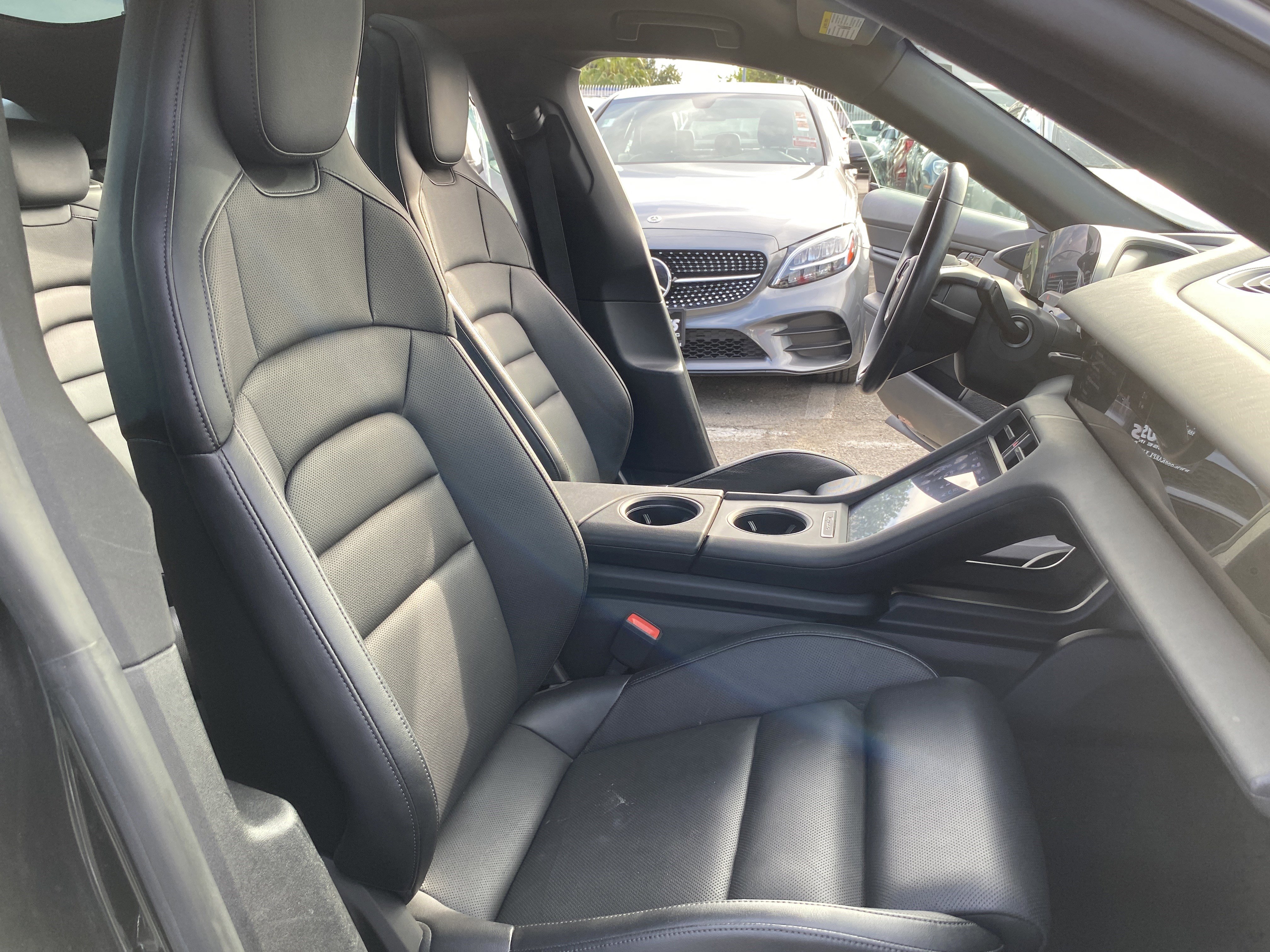 Used 2021 Porsche Taycan image 23