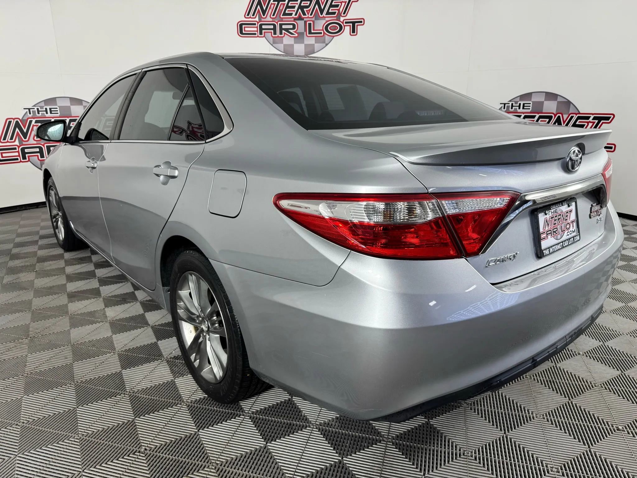 Used 2017 Toyota Camry SE image 24