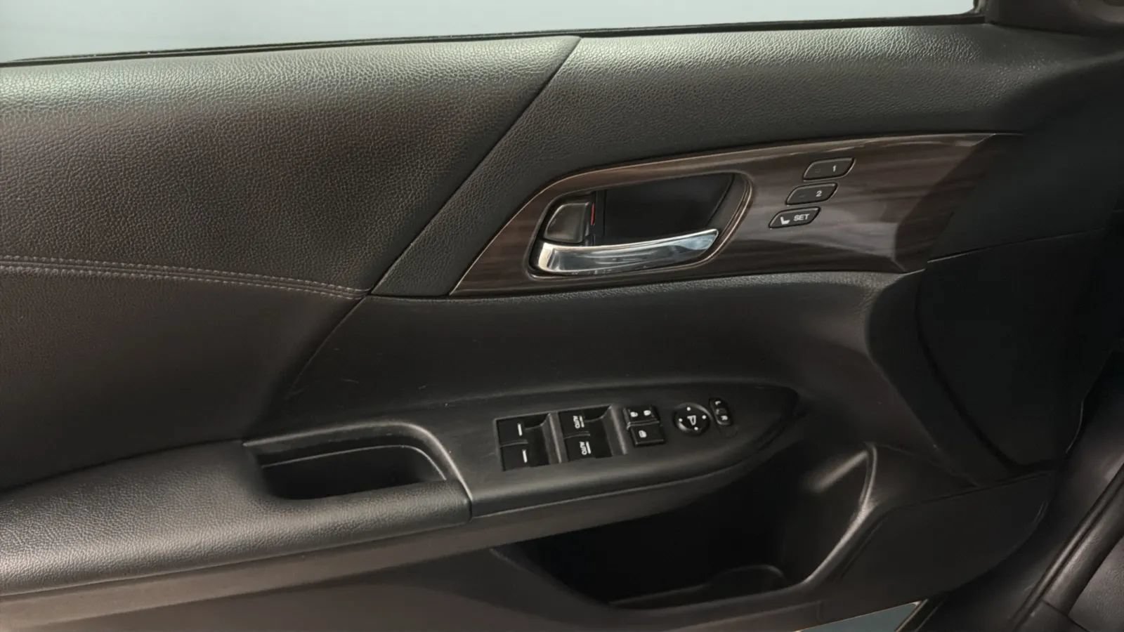 Used 2016 Honda Accord EX-L image 17