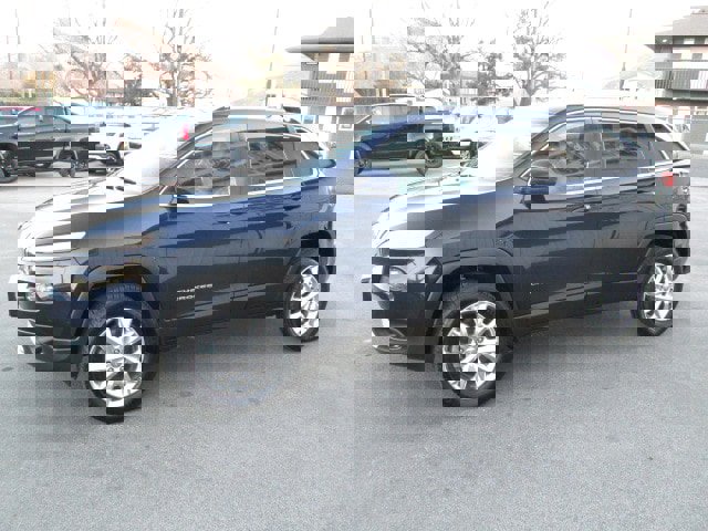 Used 2014 Jeep Cherokee Limited w/ Luxury Group image 3