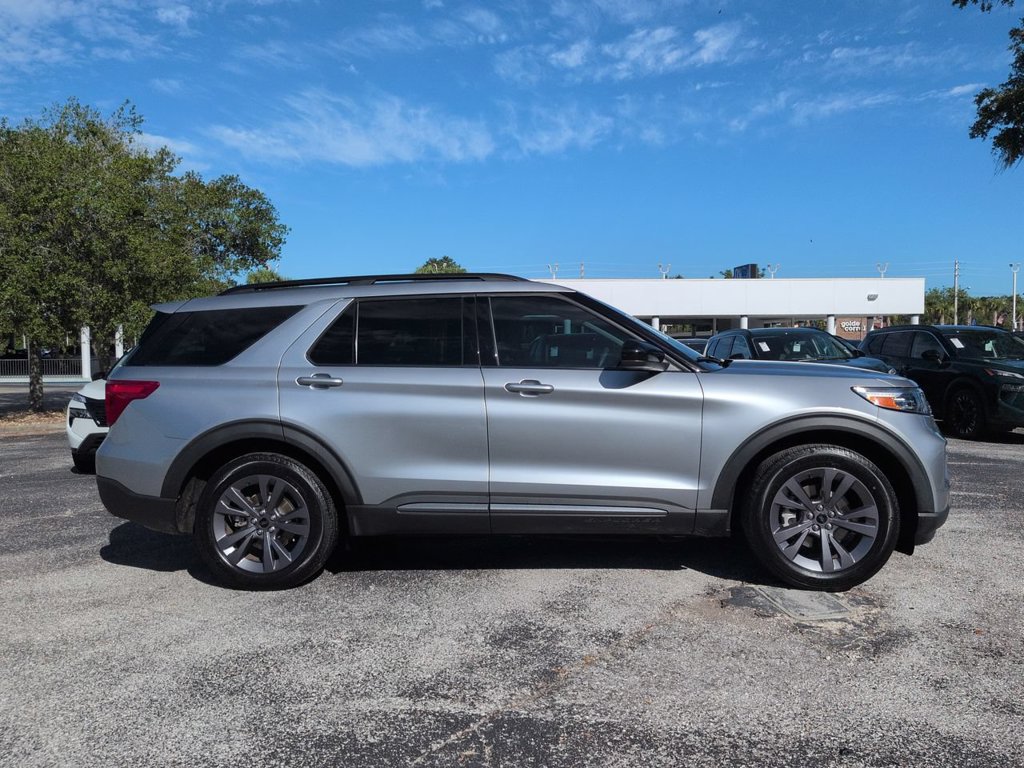 Used 2023 Ford Explorer XLT w/ Equipment Group 202A RWD image 3