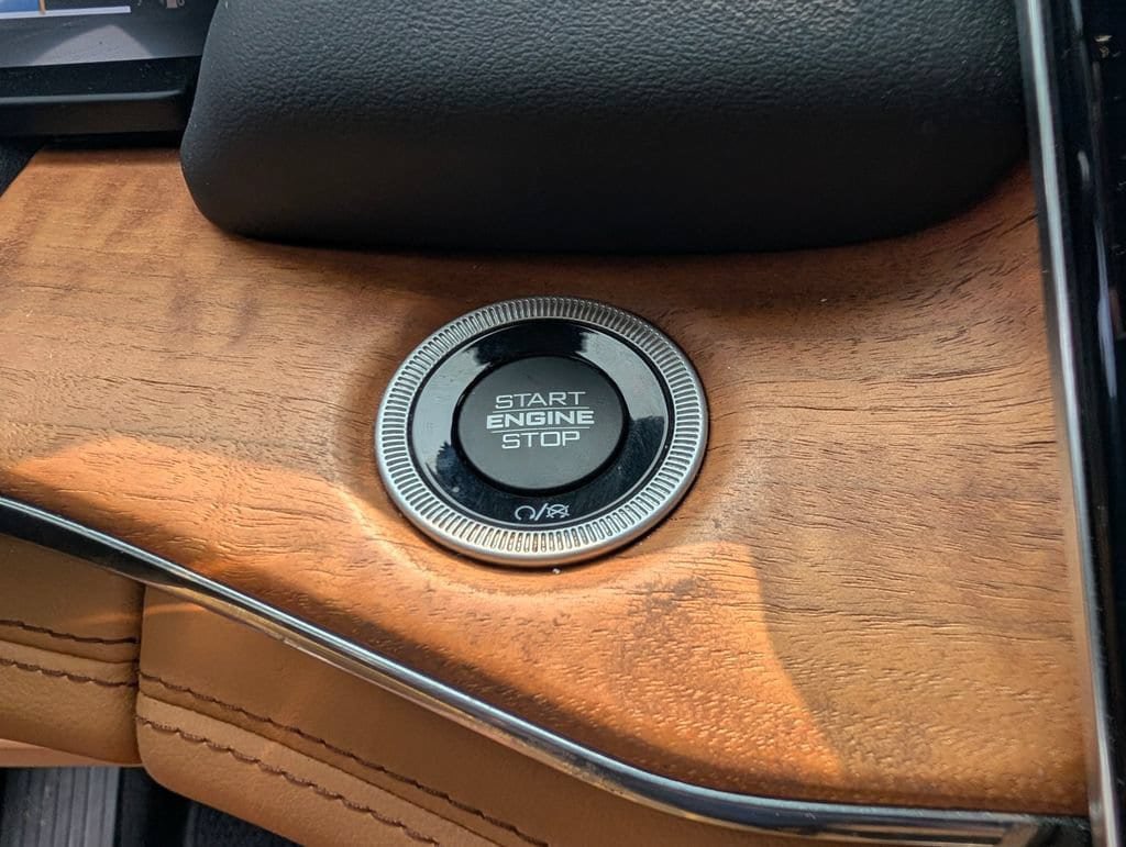 Used 2023 Jeep Grand Cherokee L Summit AWD/4WD image 7