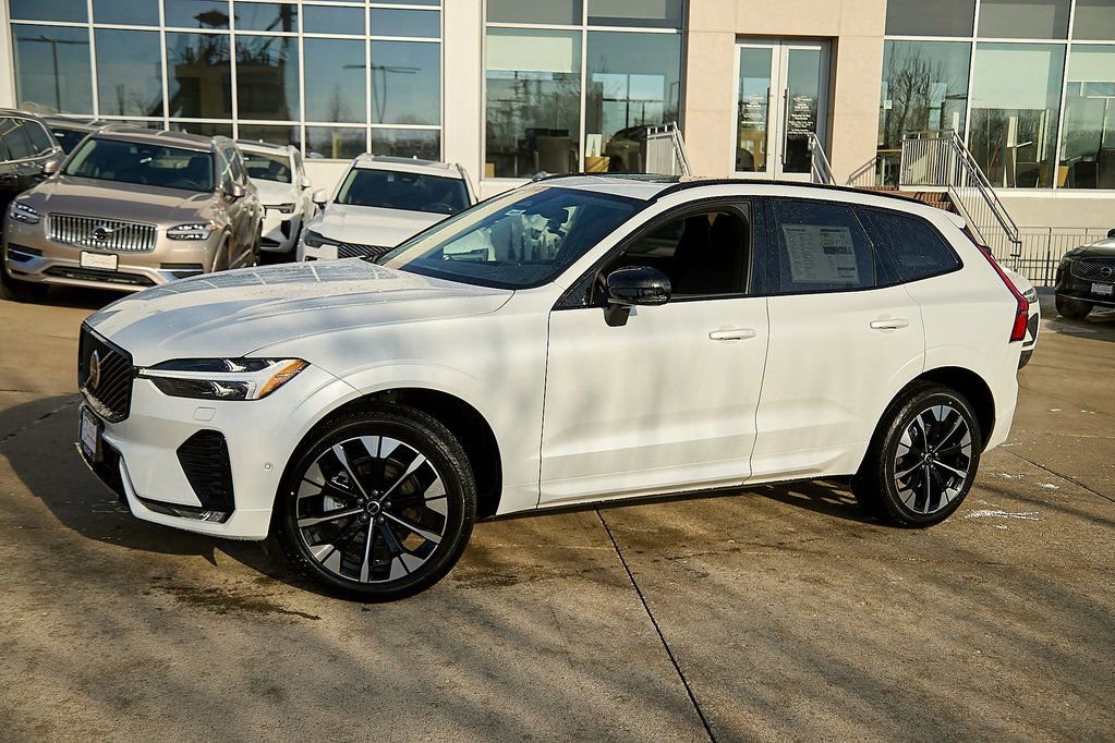 New 2026 Volvo XC60 B5 Plus w/ Climate Package image 5
