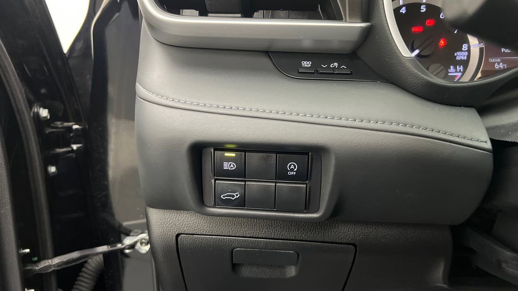 Used 2023 Toyota Highlander XLE image 31