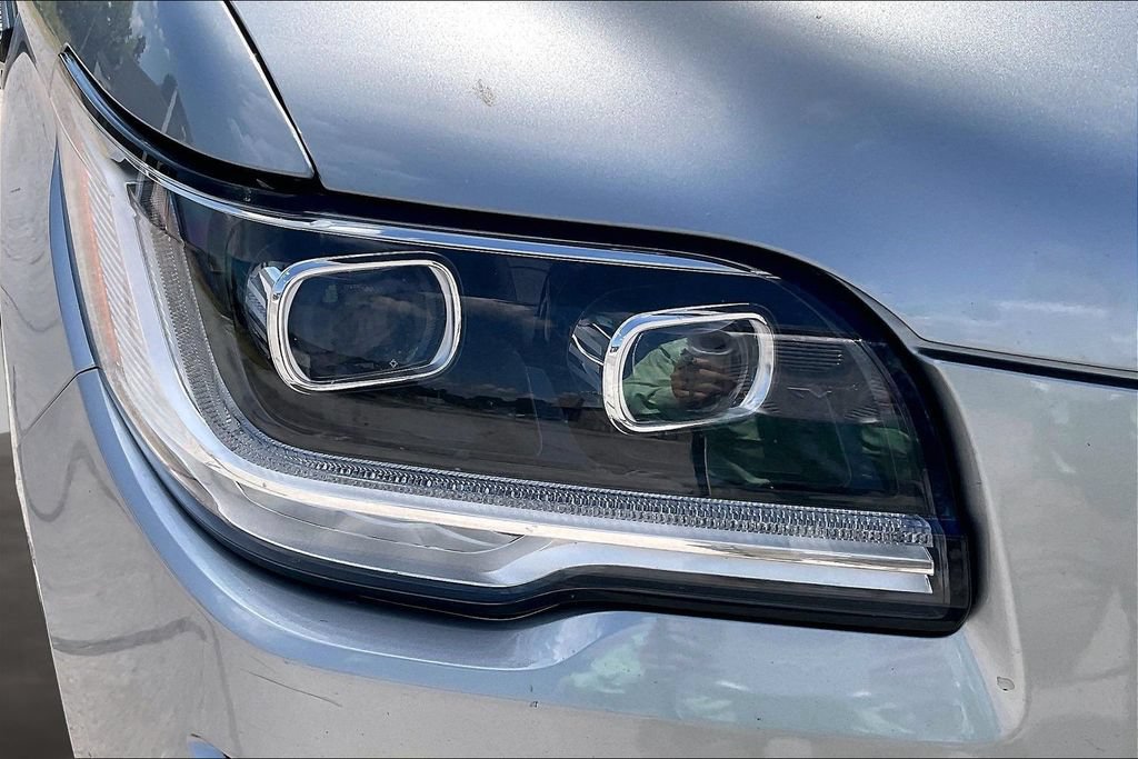 Used 2023 Lincoln Navigator 2WD image 29