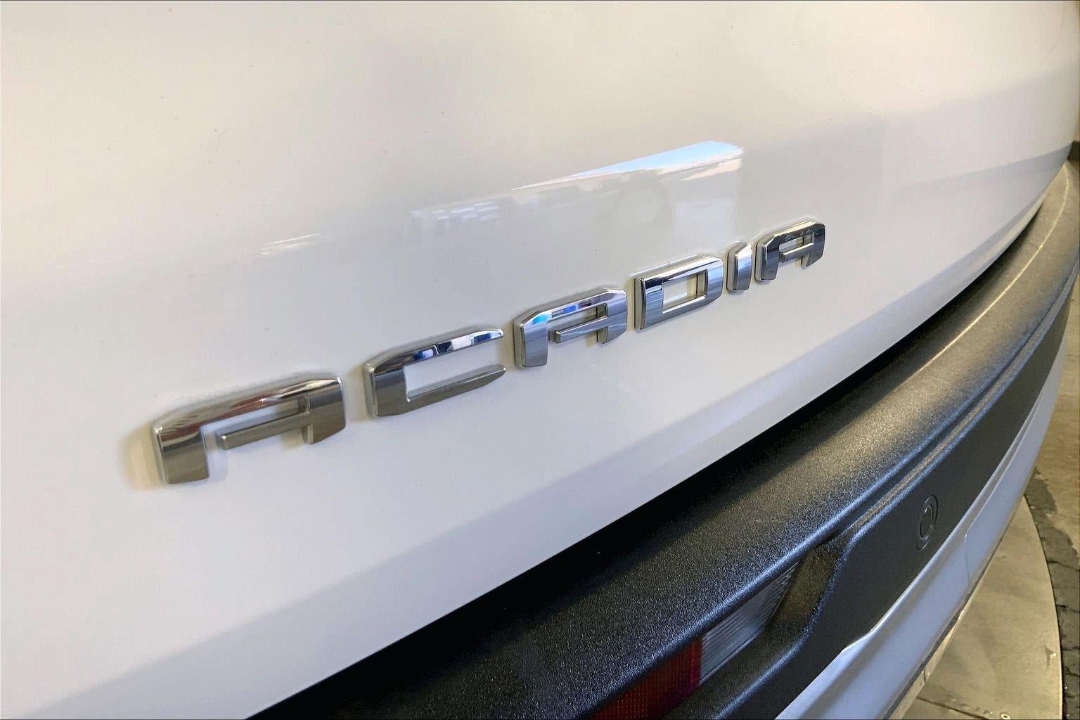 Used 2025 GMC Acadia Elevation FWD image 8