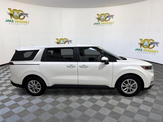 Certified 2023 Kia Carnival LX FWD image 11