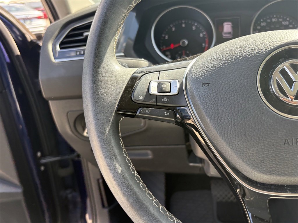 Used 2021 Volkswagen Tiguan SE image 16