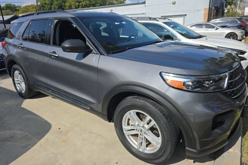 Certified 2022 Ford Explorer XLT w/ Class IV Trailer Tow Package image 5