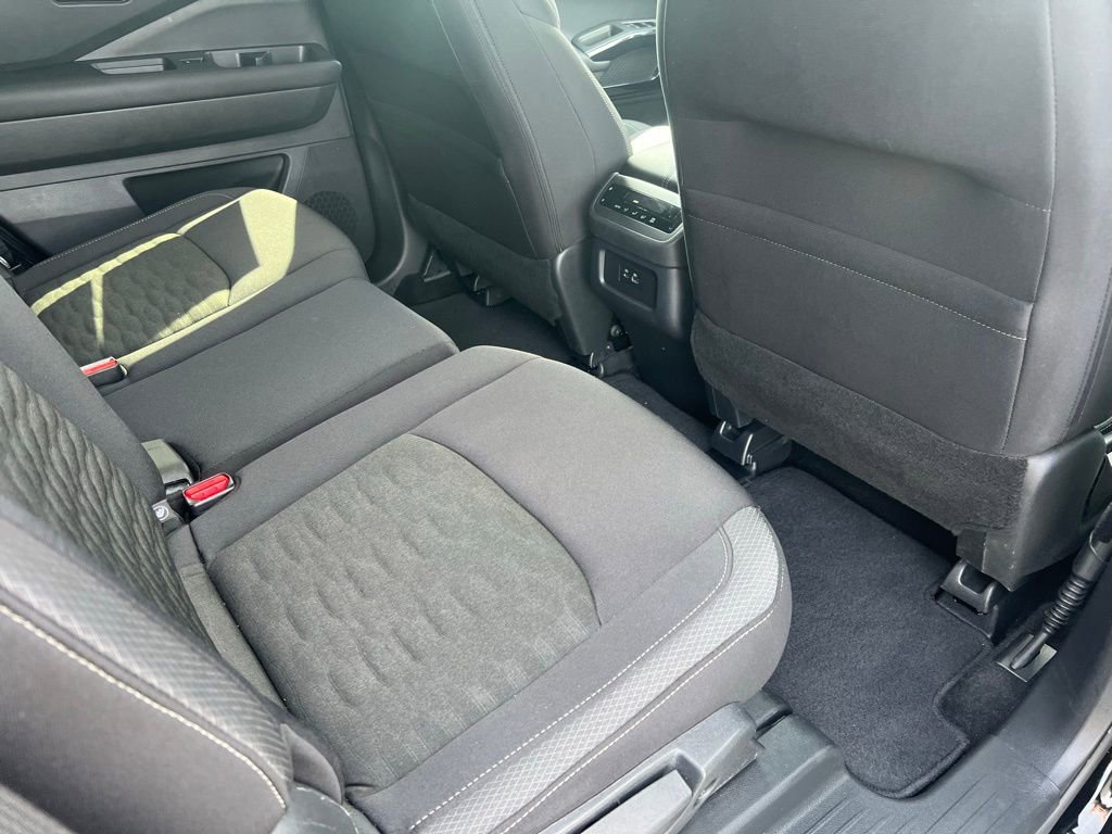 Used 2025 Nissan Pathfinder SV AWD/4WD image 13
