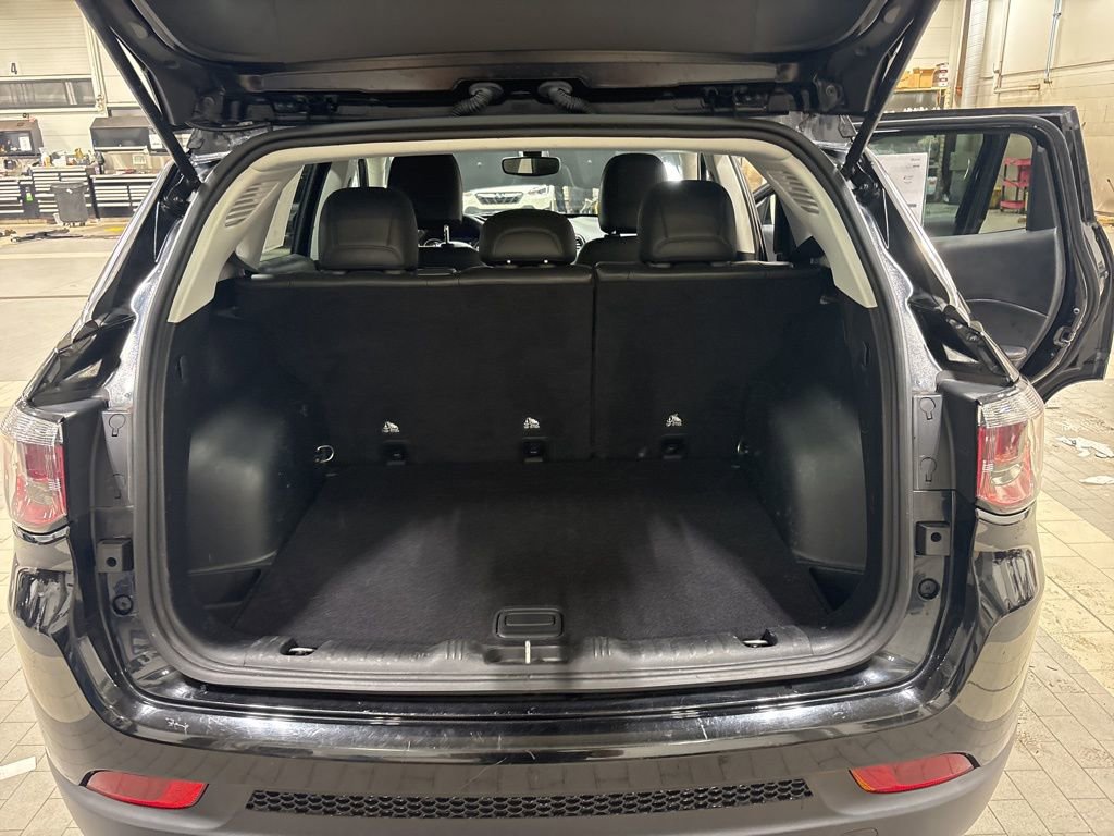 Used 2020 Jeep Compass Latitude w/ Cold Weather Group image 13