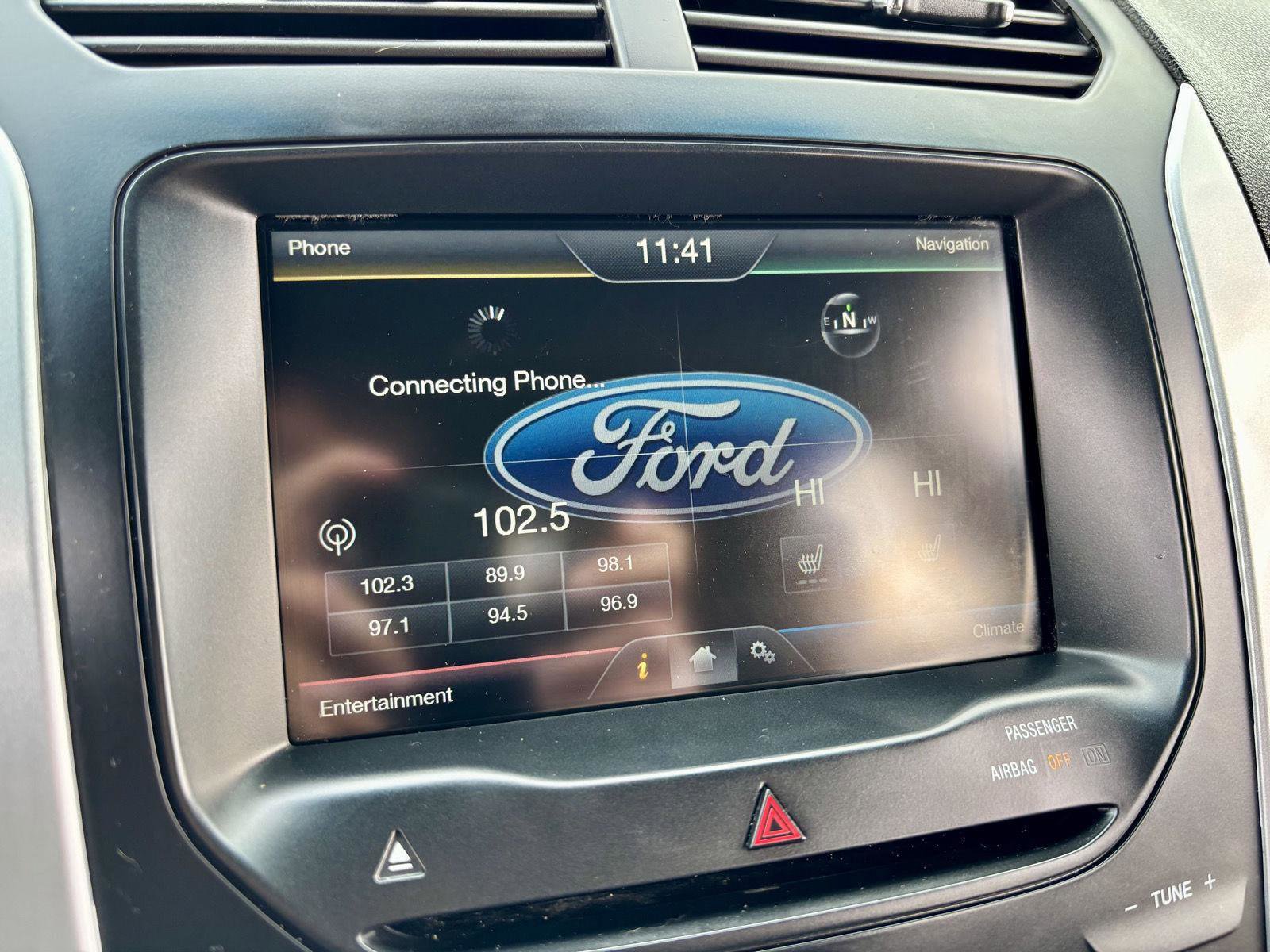 Used 2015 Ford Explorer XLT image 38