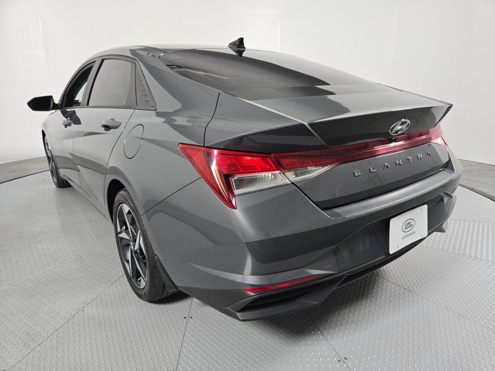 Used 2023 Hyundai Elantra SEL w/ Convenience Package FWD image 15