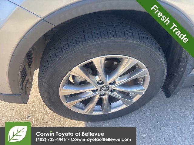 Used 2018 Toyota RAV4 Limited w/ Advanced Technology Package AWD/4WD image 11