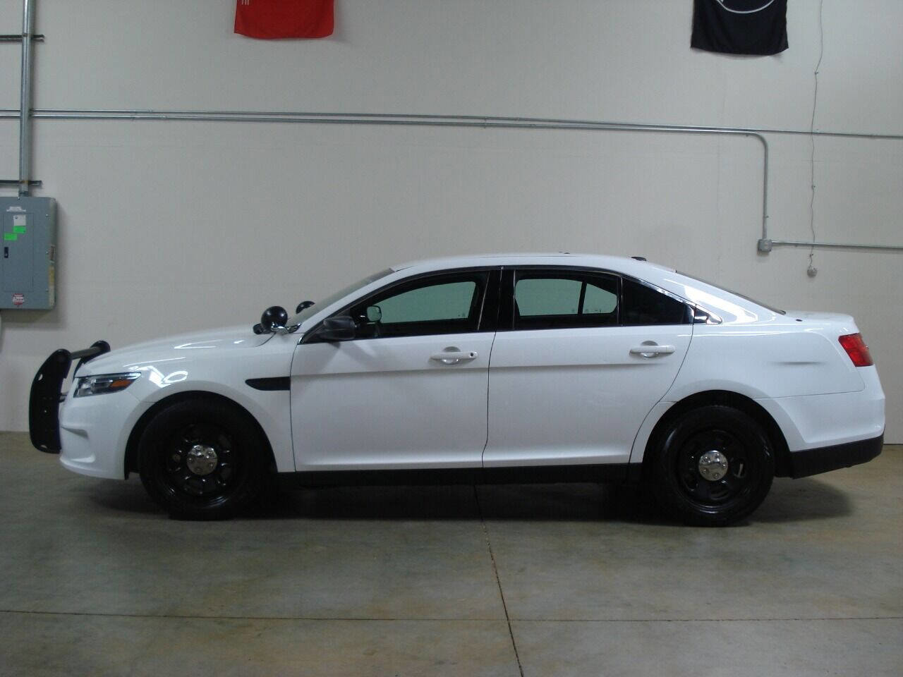 Used 2016 Ford Taurus Police Interceptor AWD w/ Ready For The Road Package image 1