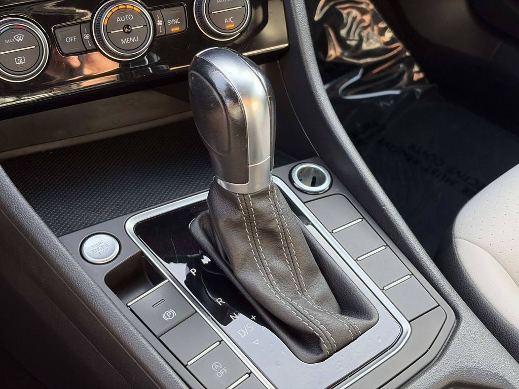 Used 2019 Volkswagen Jetta R-Line FWD image 40