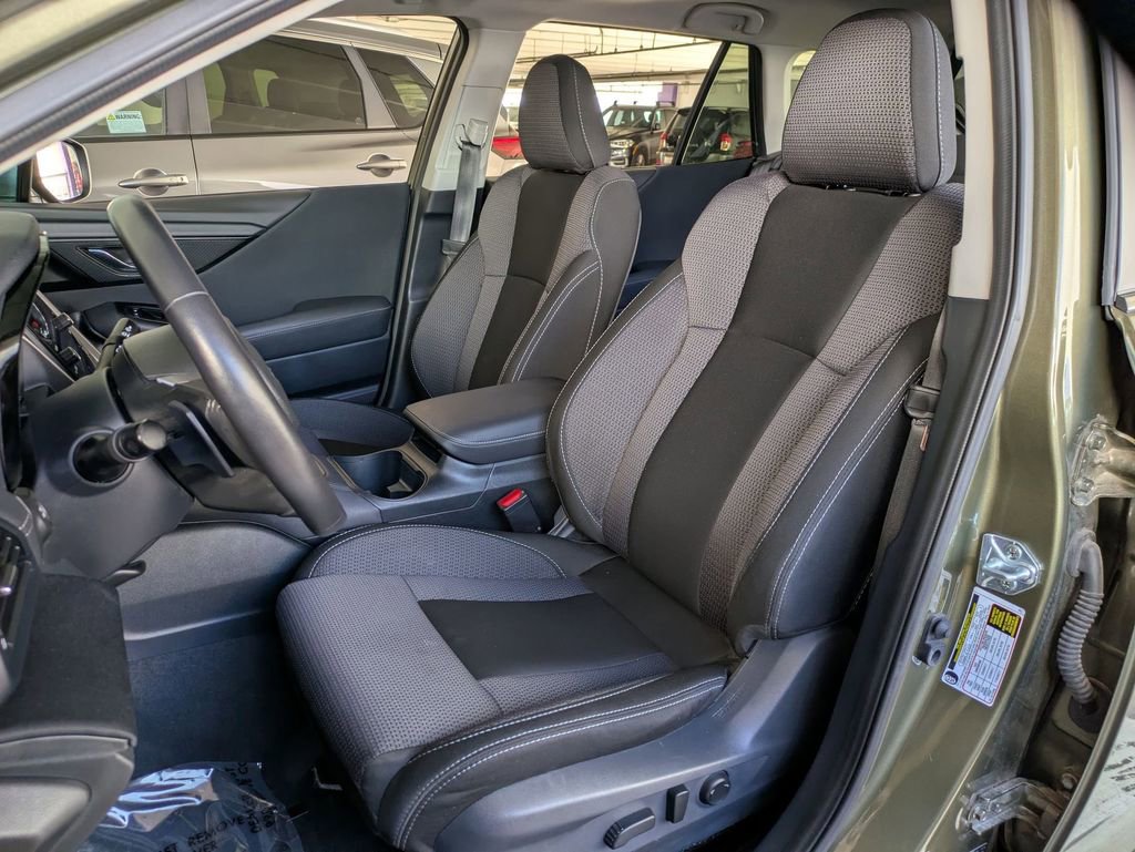 Used 2025 Subaru Outback Premium image 23