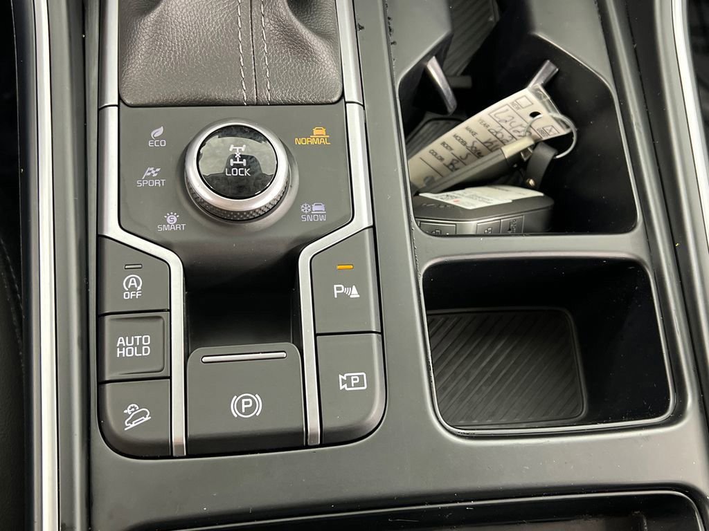Used 2025 Kia Sorento S image 22