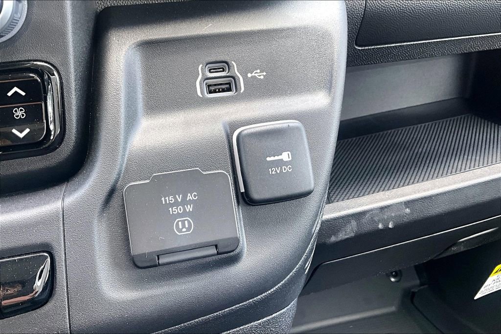 New 2024 RAM ProMaster 2500 w/ Convenience Group FWD image 17