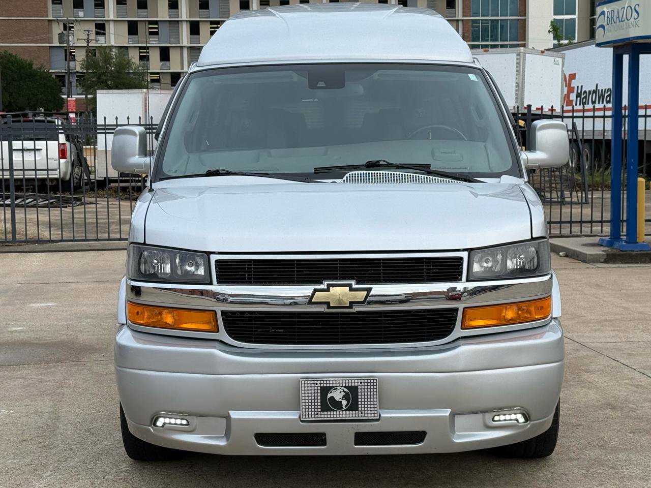 Used 2022 Chevrolet Express 2500 Extended w/ Enhanced Convenience Package image 9