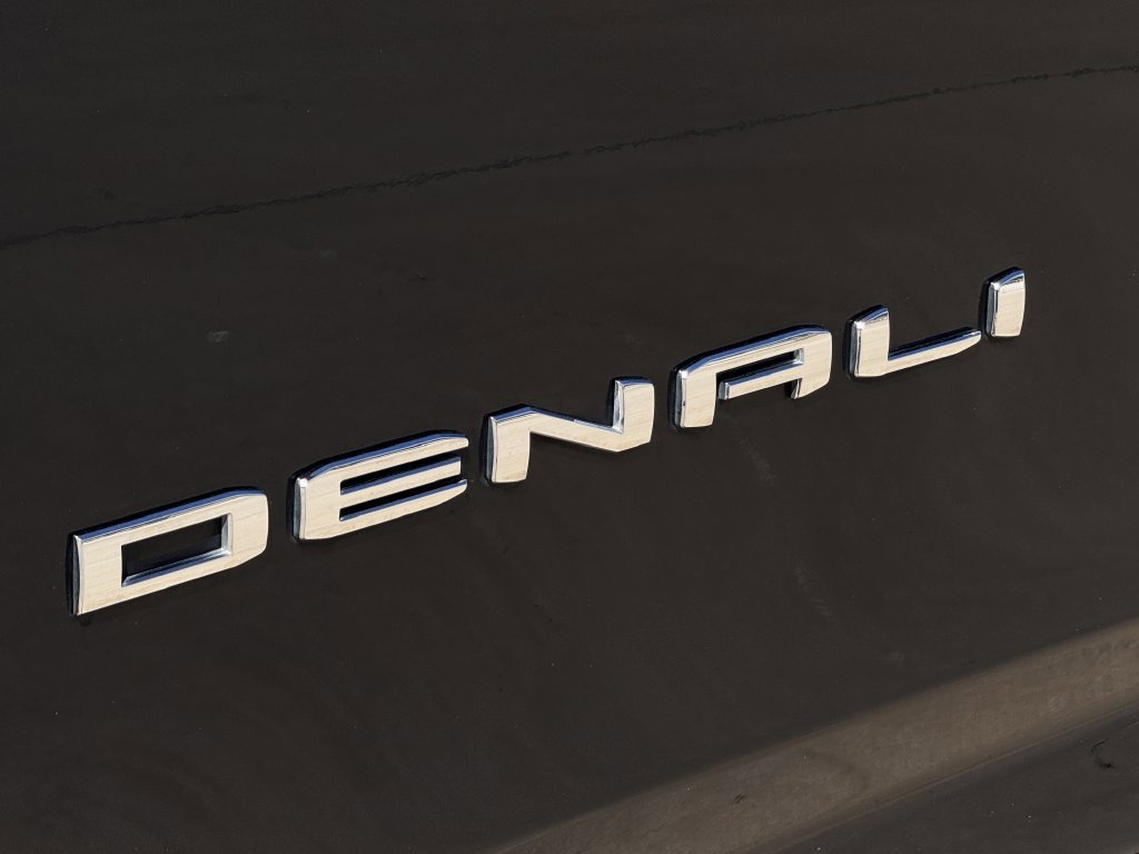Used 2023 GMC Yukon Denali AWD/4WD image 10