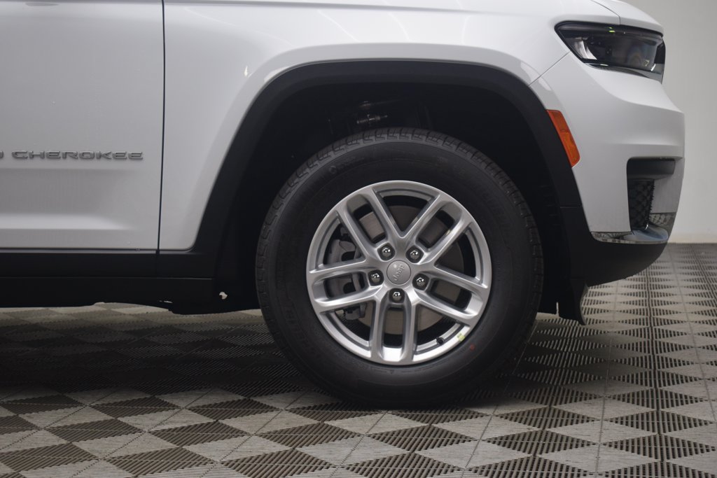 New 2026 Jeep Grand Cherokee L Laredo w/ Trailer Tow Package AWD/4WD image 6
