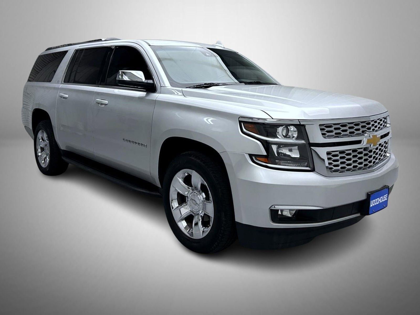 Used 2018 Chevrolet Suburban LT image 3