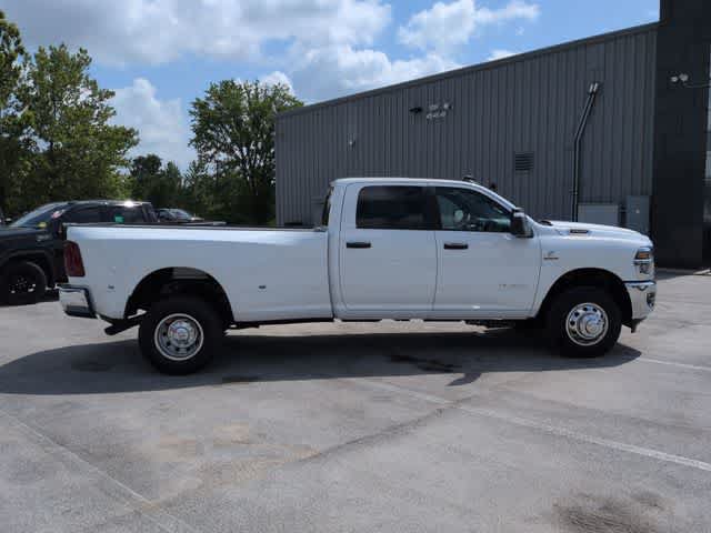 New 2026 RAM 3500 Big Horn AWD/4WD image 9