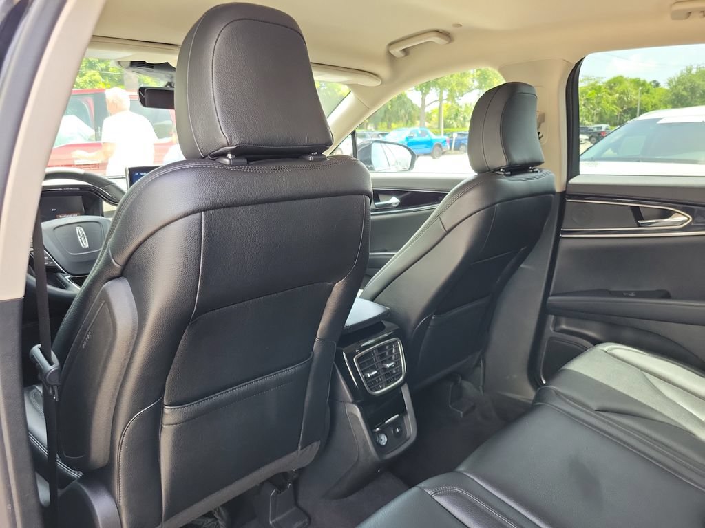 Certified 2022 Lincoln Nautilus FWD image 9