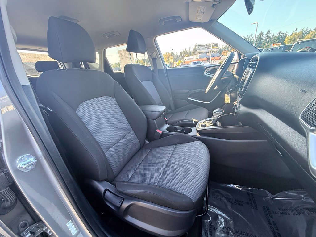Used 2023 Kia Soul LX w/ Option Group 015 FWD image 25