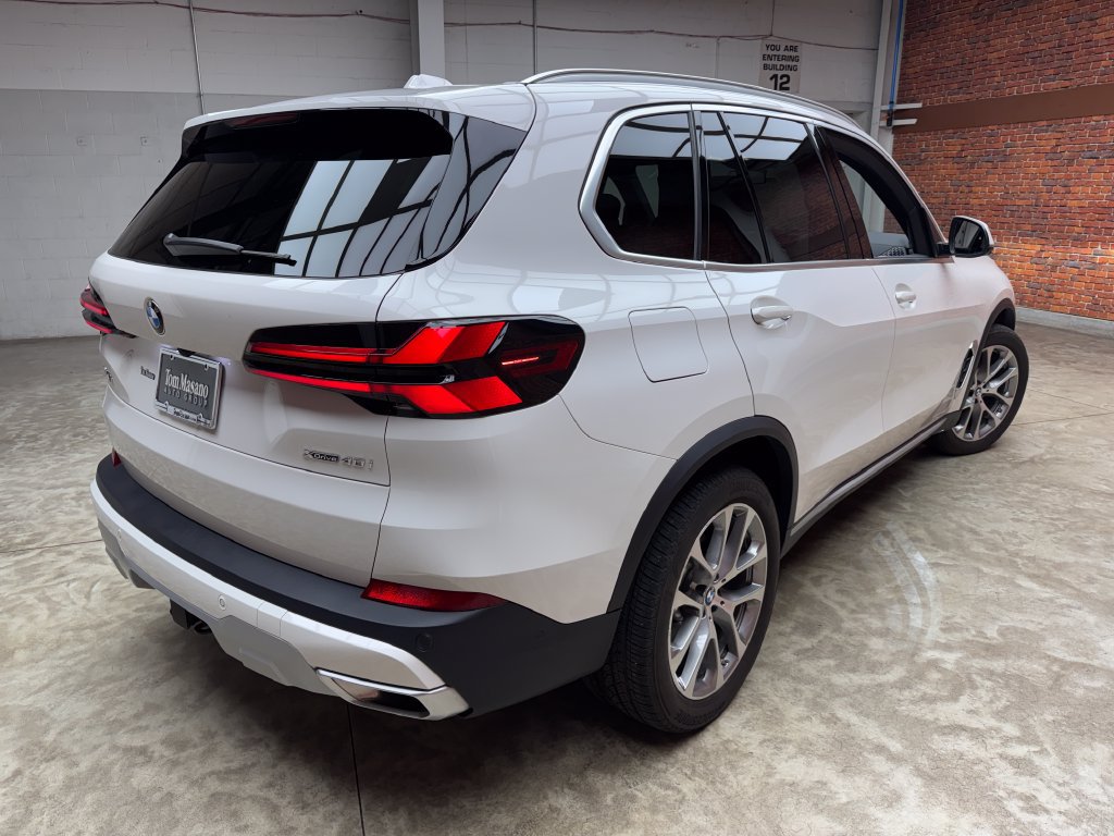 Certified 2026 BMW X5 xDrive40i w/ Climate Comfort Package AWD/4WD image 6