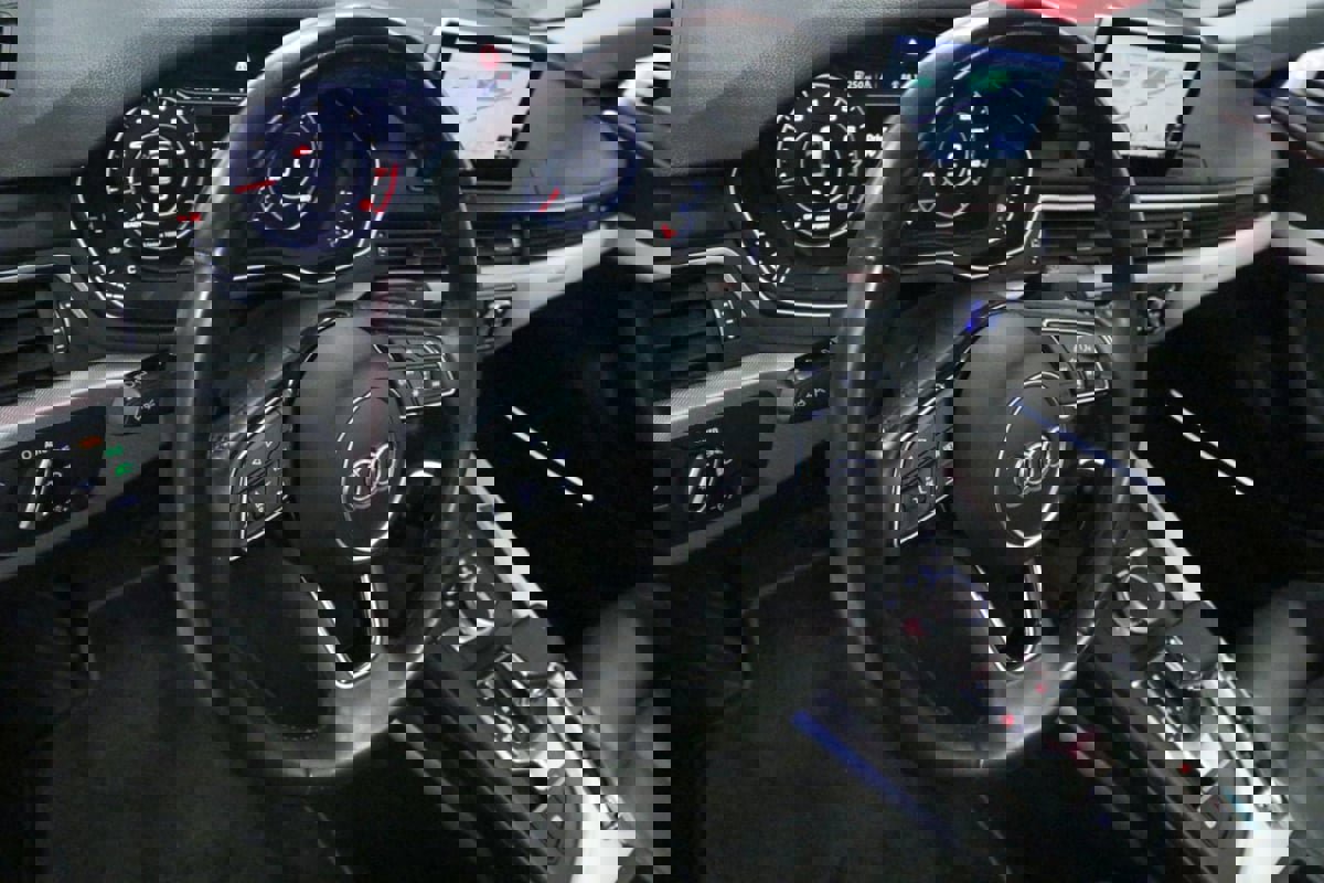 Used 2018 Audi A4 2.0T Premium Plus image 15