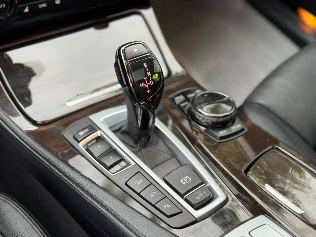 Used 2015 BMW 550i xDrive Sedan AWD/4WD image 19