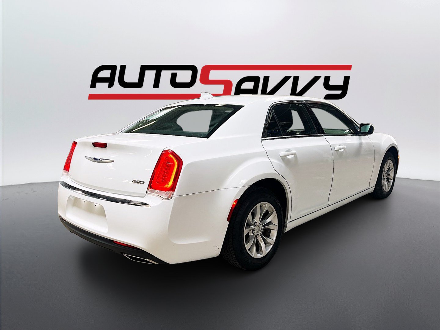 Used 2023 Chrysler 300 Touring RWD image 7
