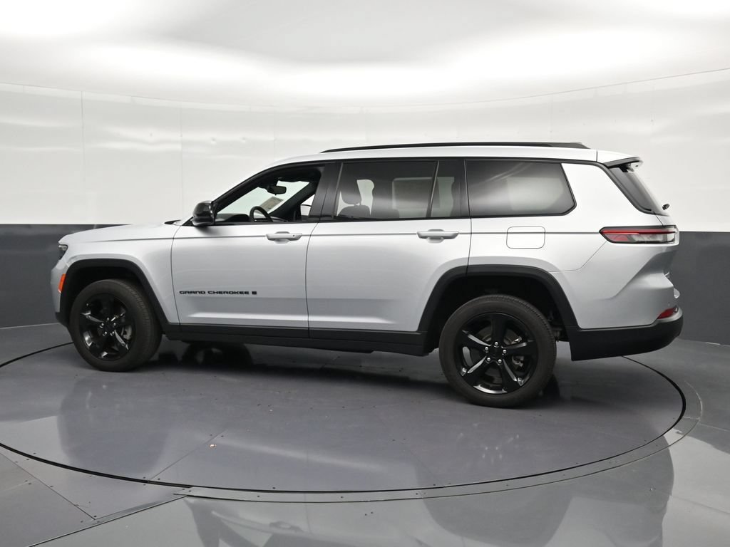 Used 2024 Jeep Grand Cherokee L Laredo AWD/4WD image 8