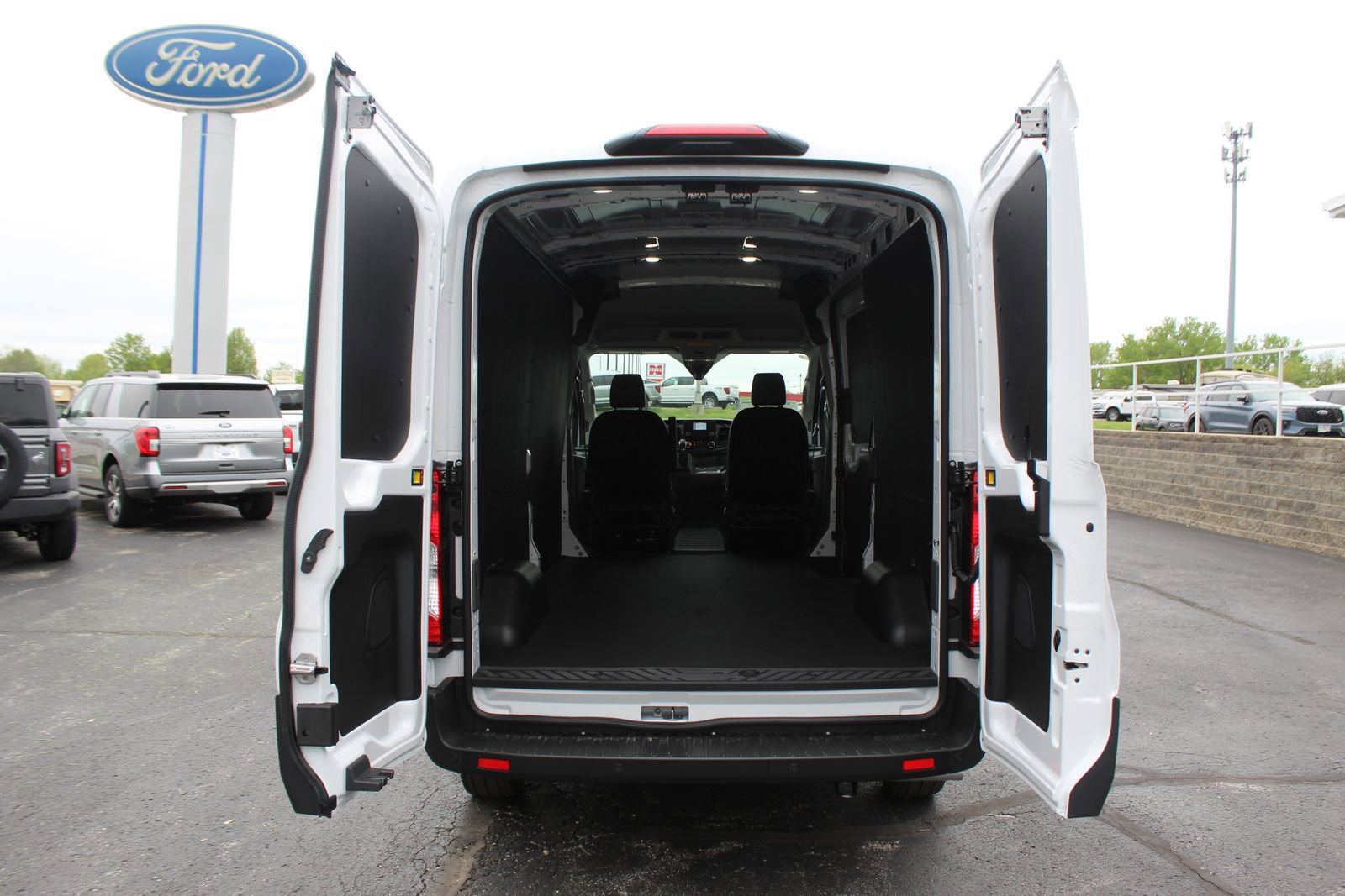 New 2025 Ford Transit 250 148 Medium Roof w/ Load Area Protection Package image 9