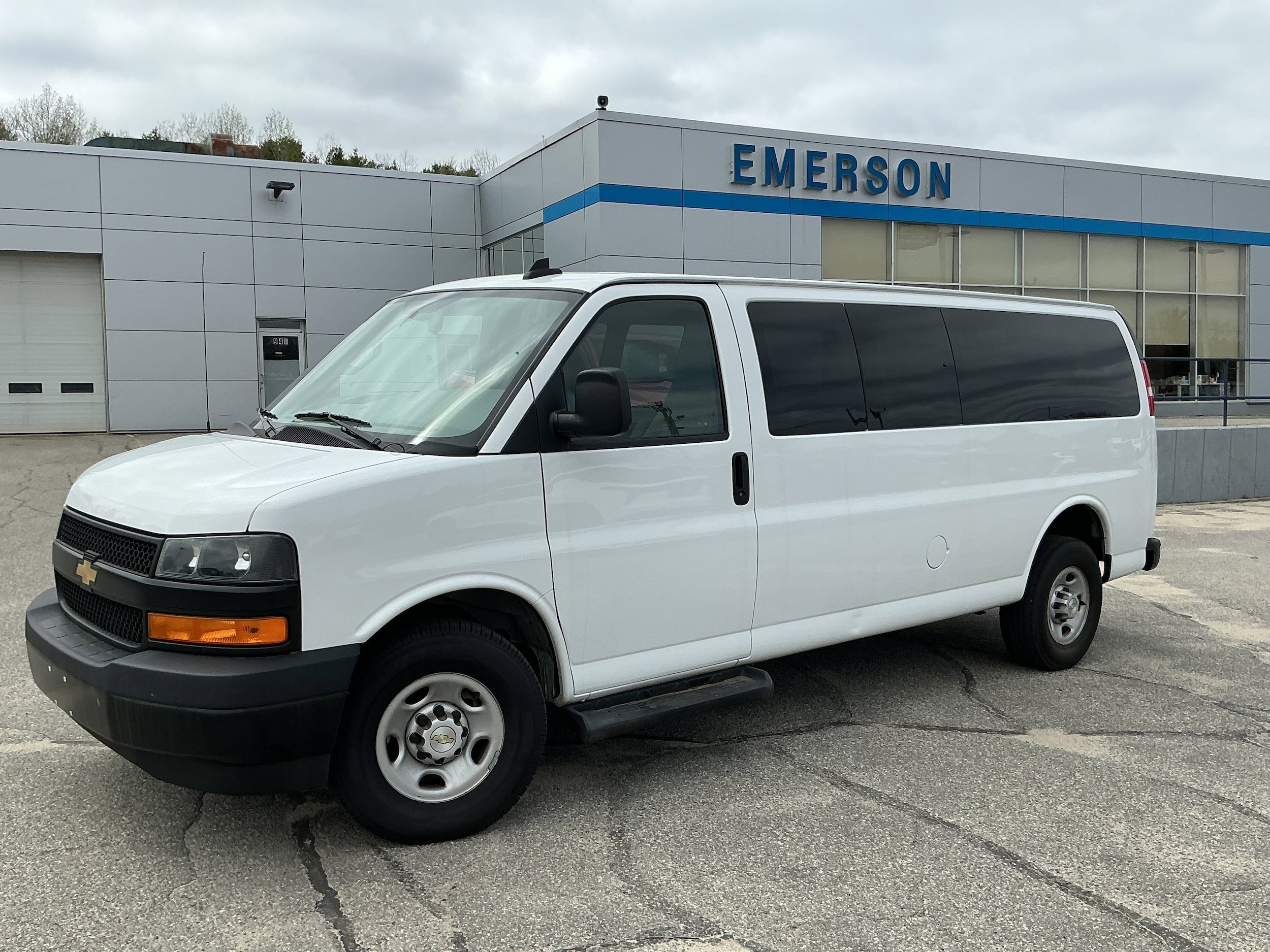 Used 2023 Chevrolet Express 3500 LS RWD image 1